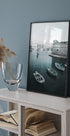 Boats With Views of Puglia Plakat - Posterbox.dk