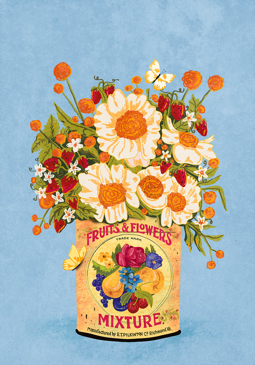 Fleurs dans une boîte de thé vintage