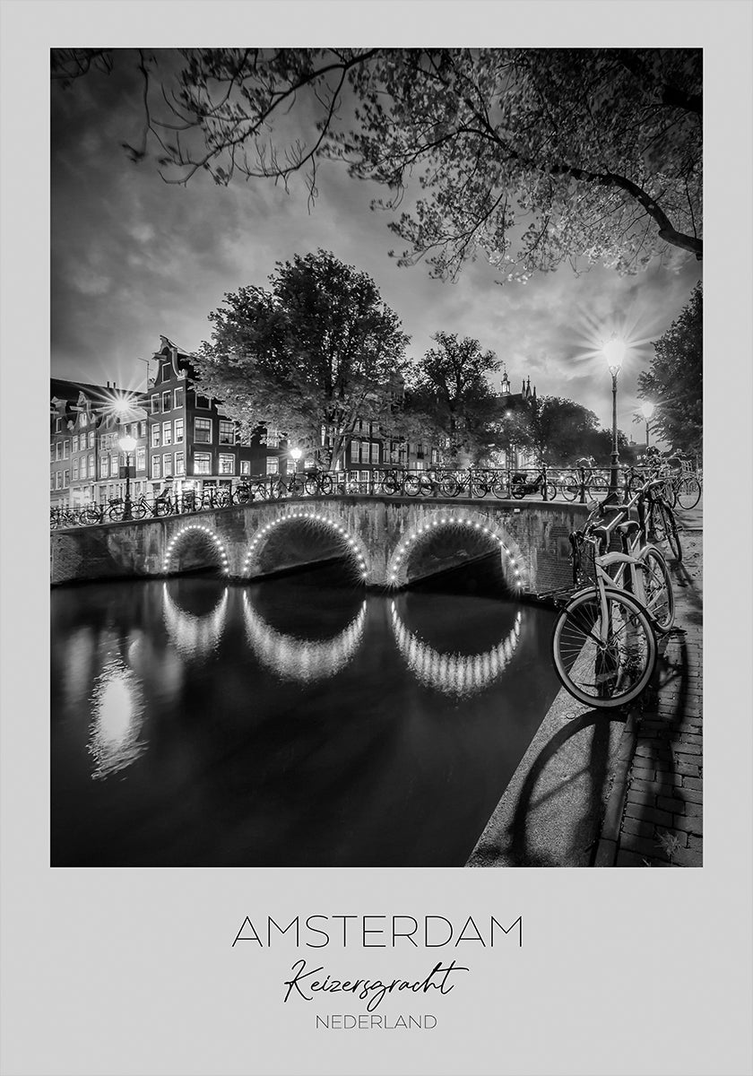 Focus: AMSTERDAM Paysage nocturne idyllique depuis Keizersgracht Poster