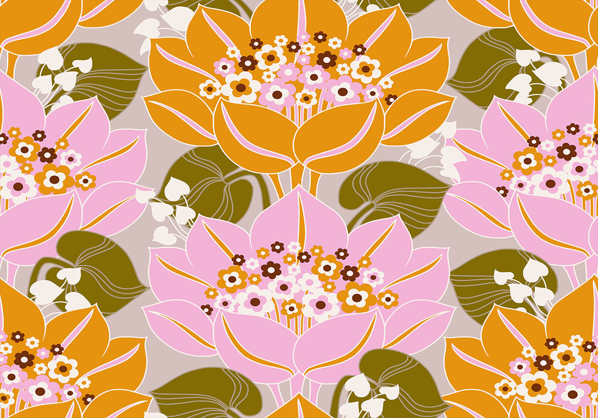 Fleurs roses et oranges avec feuilles vertes
