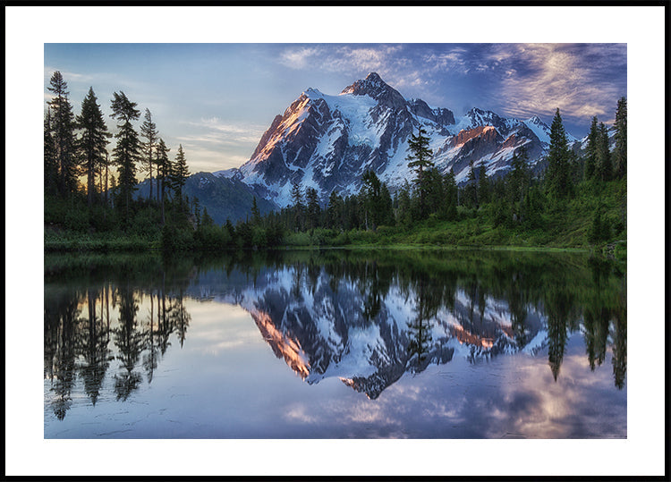 Lever du soleil sur le mont Shuksan Poster
