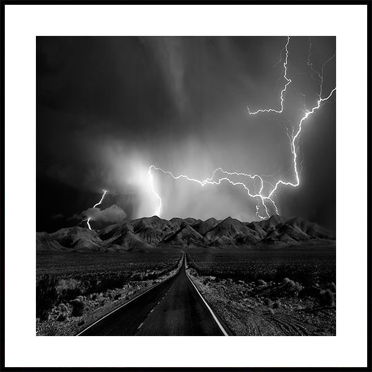 Sur la route avec les dieux du tonnerre Poster