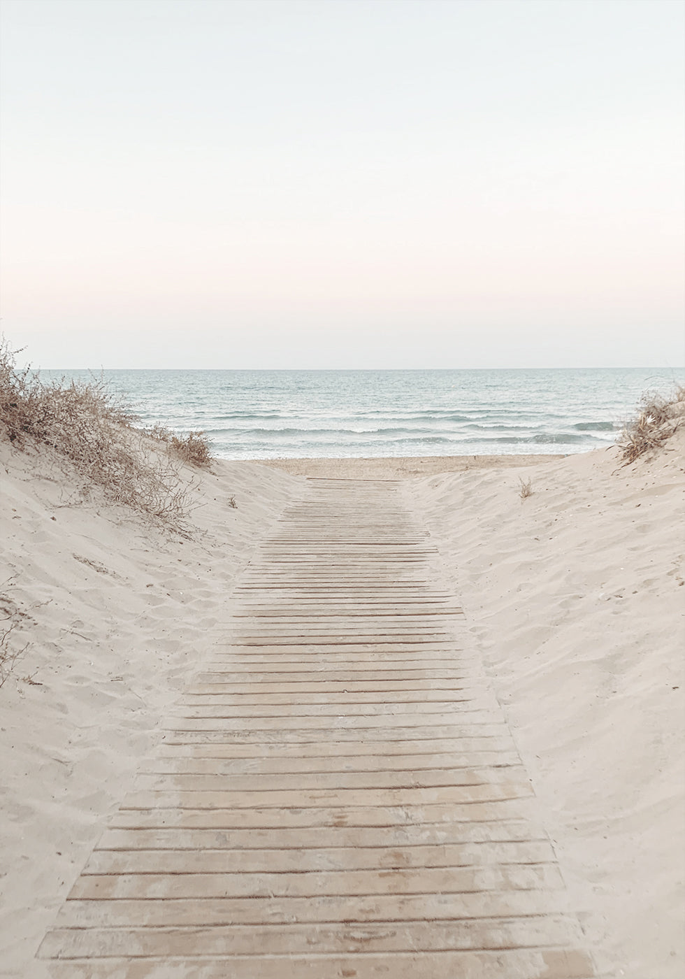 Affiche du chemin en bois menant à la plage 