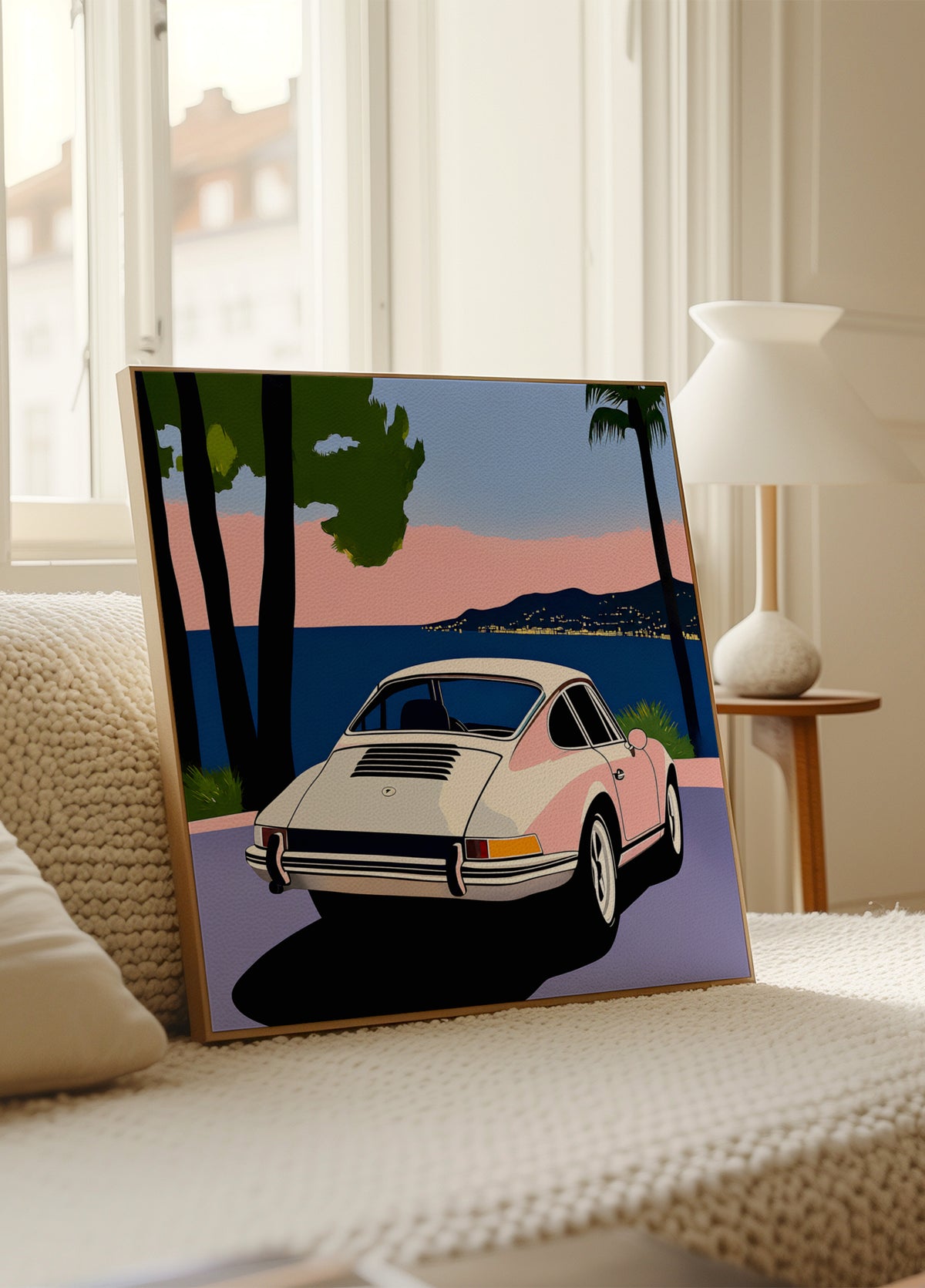 Coucher de soleil sur une voiture classique rose