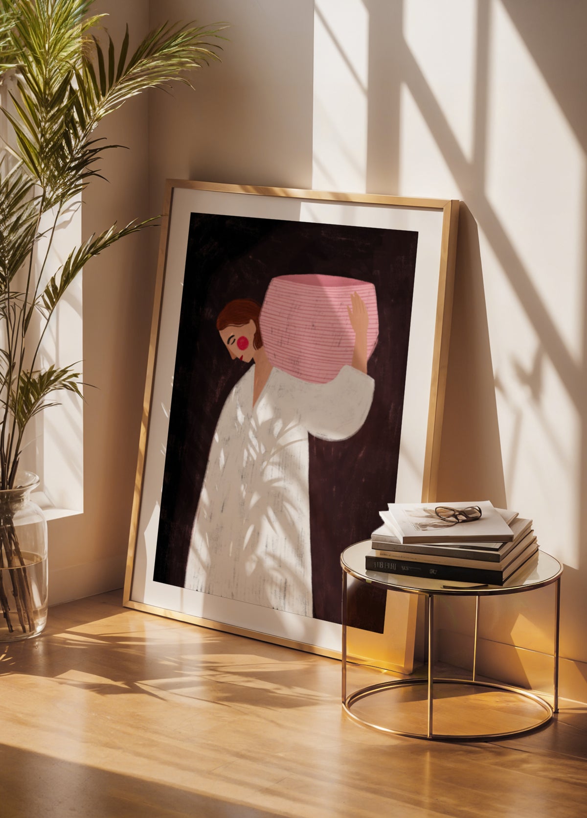 Femme sereine portant un panier