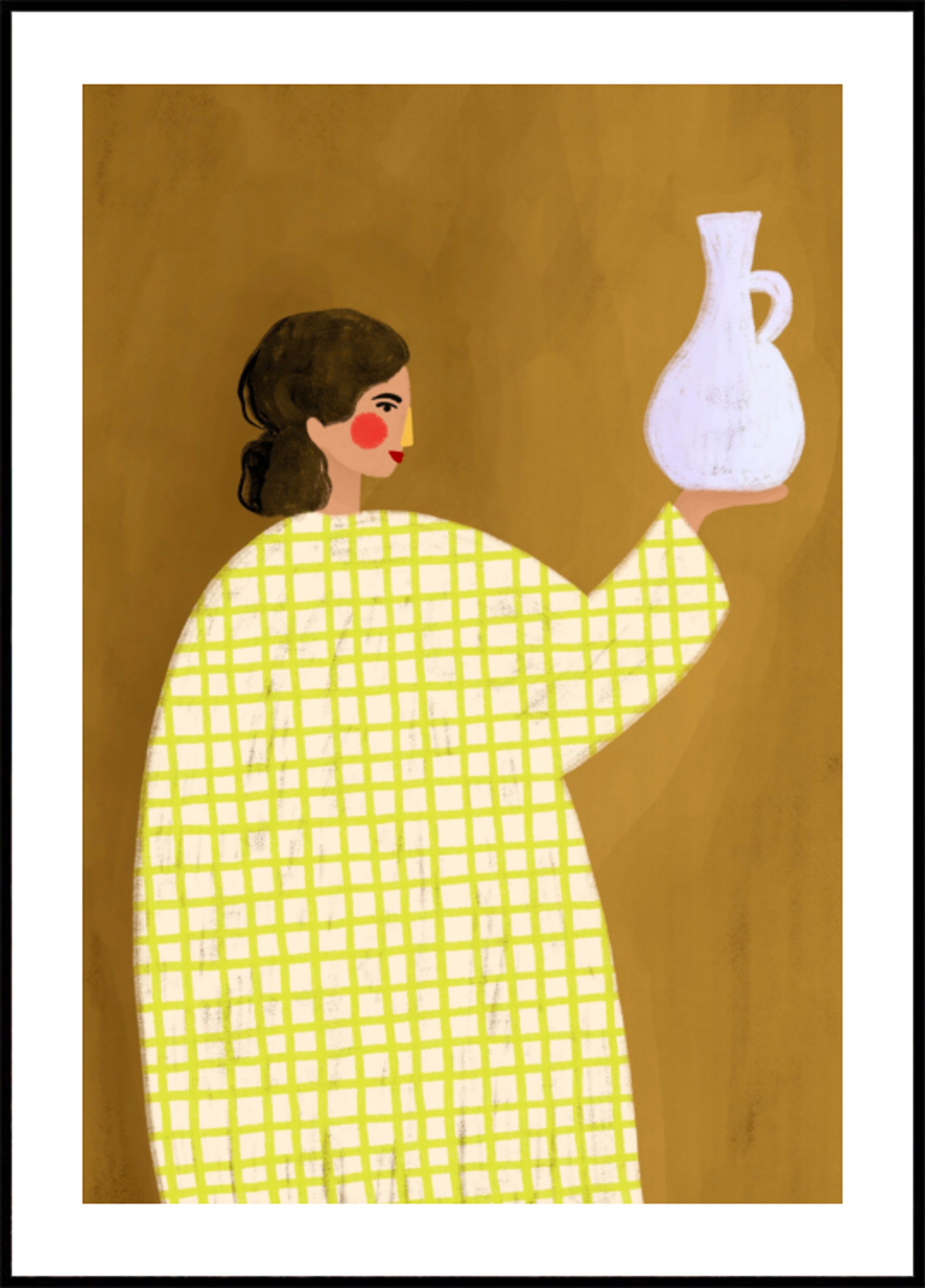 Femme Tenant De La Poterie