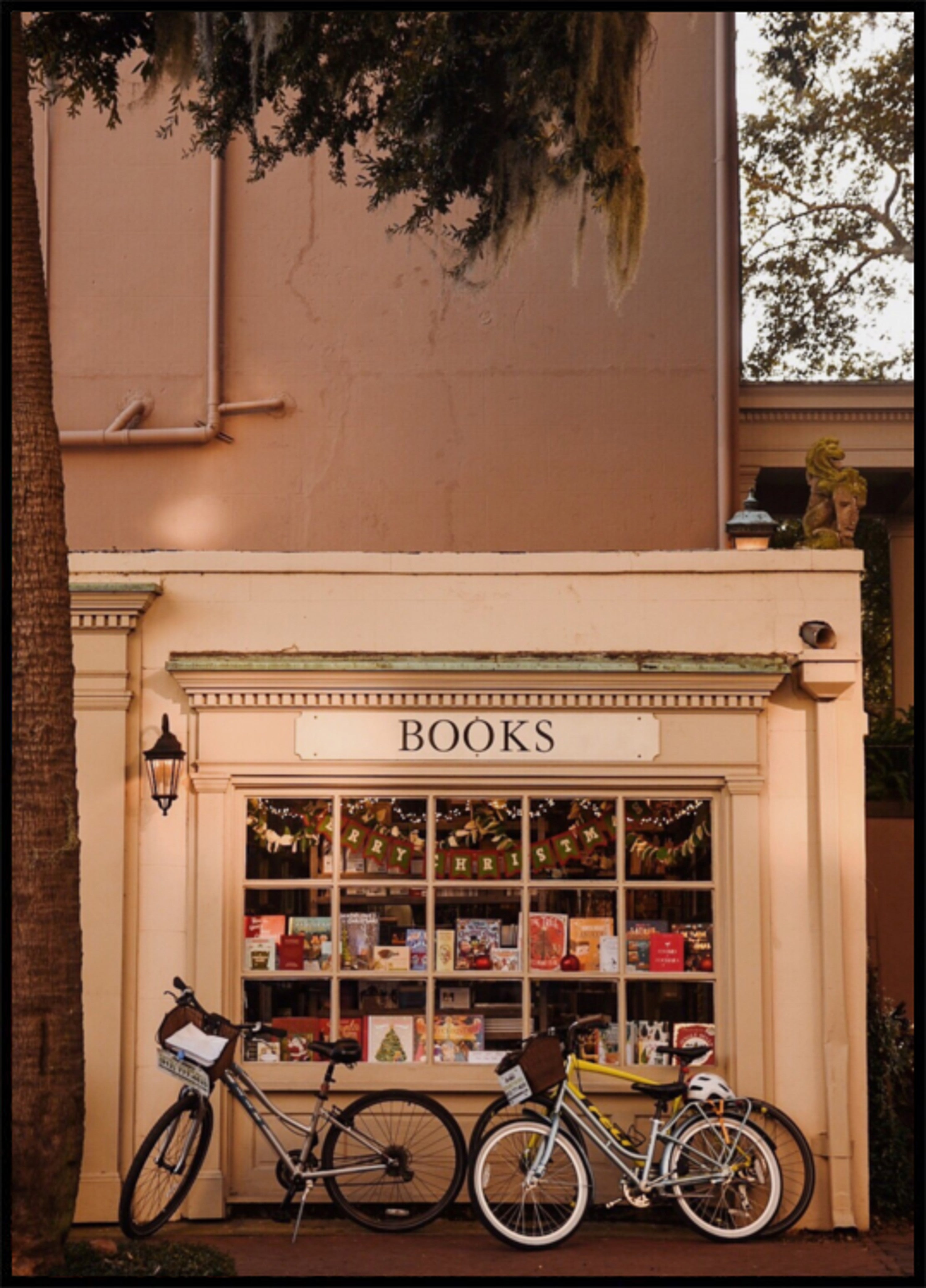 Scène de rue de charmante librairie