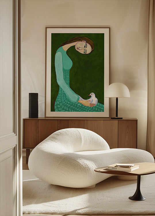 Poster Dame assise avec une femme oiseau colombe blanche