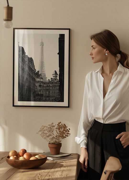 « Affiche avec vue sereine sur un village côtier »
