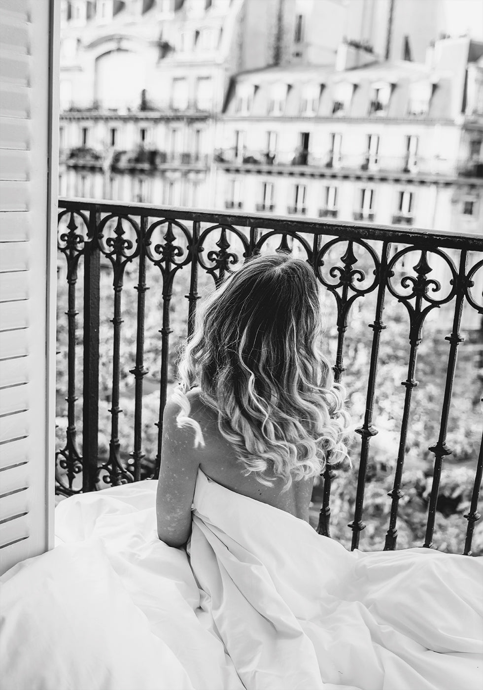 Paris Morning Balcony B&W Plakat - Posterbox.dk