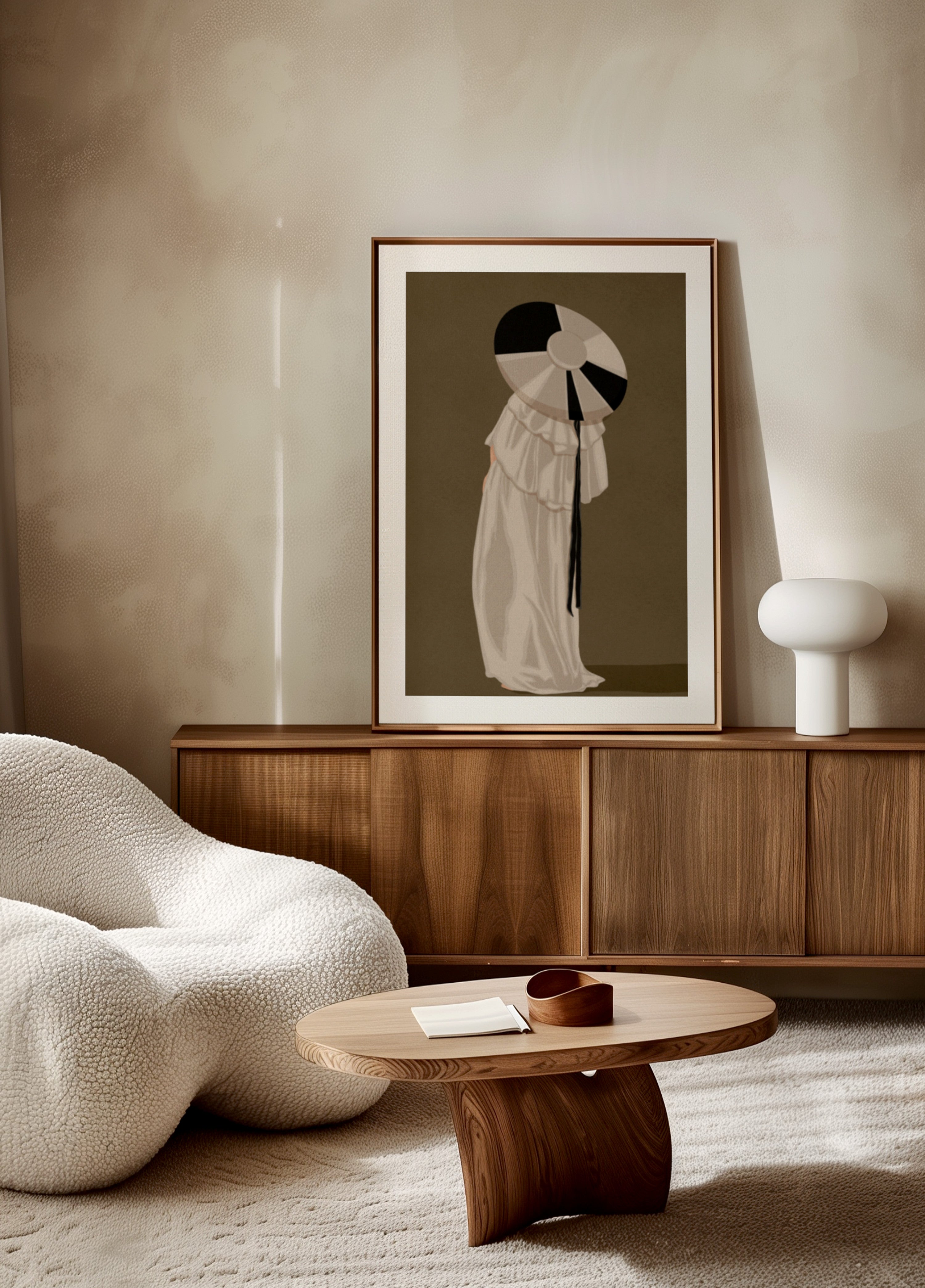 Femme au chapeau élégant