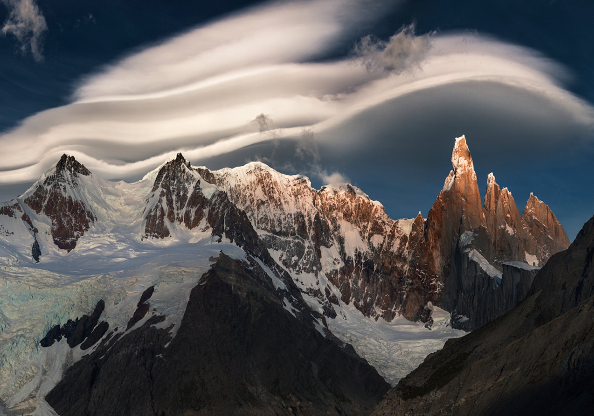Nuage lenticulaire des Golden Peaks