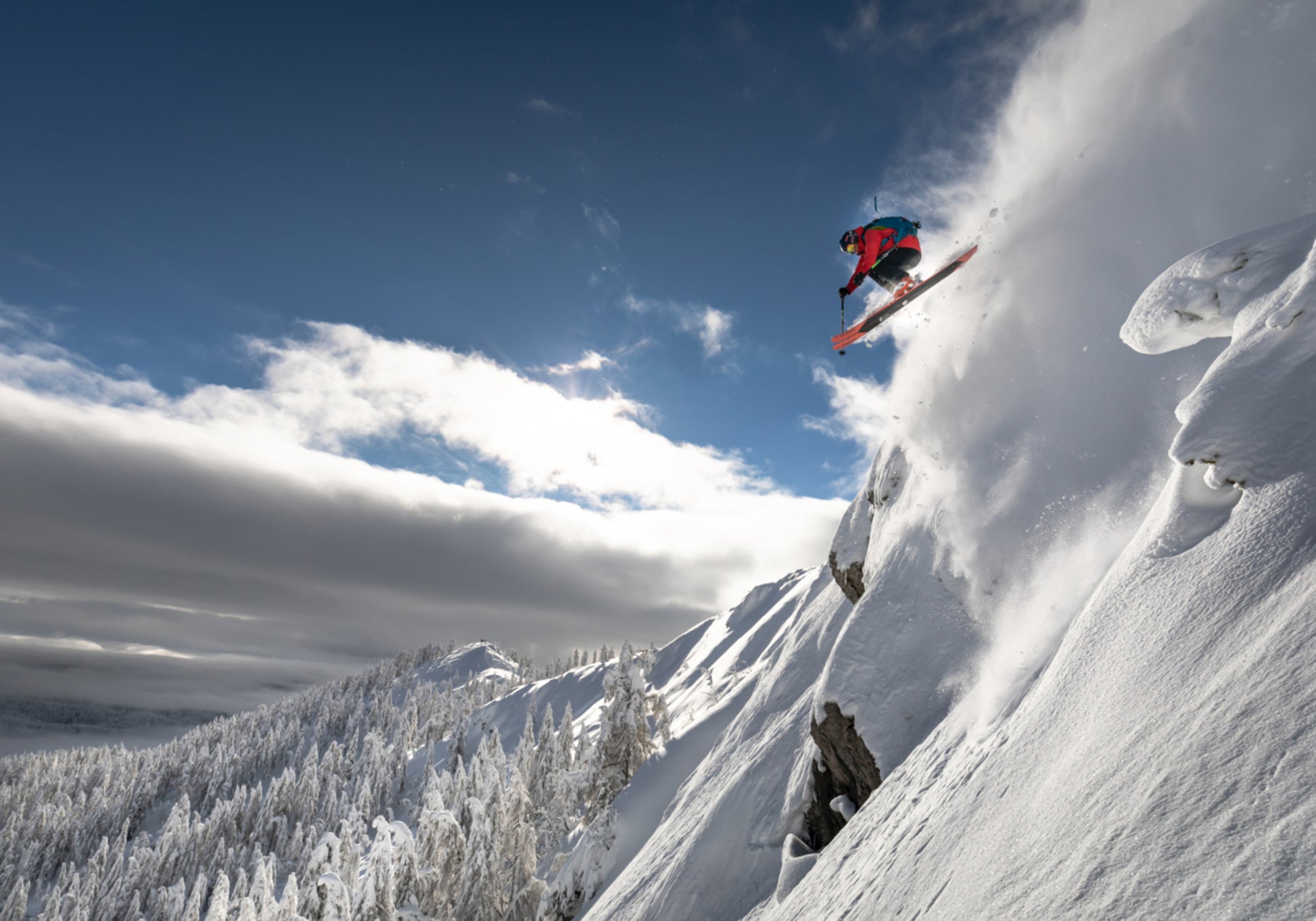Saut à ski extrême en montagne