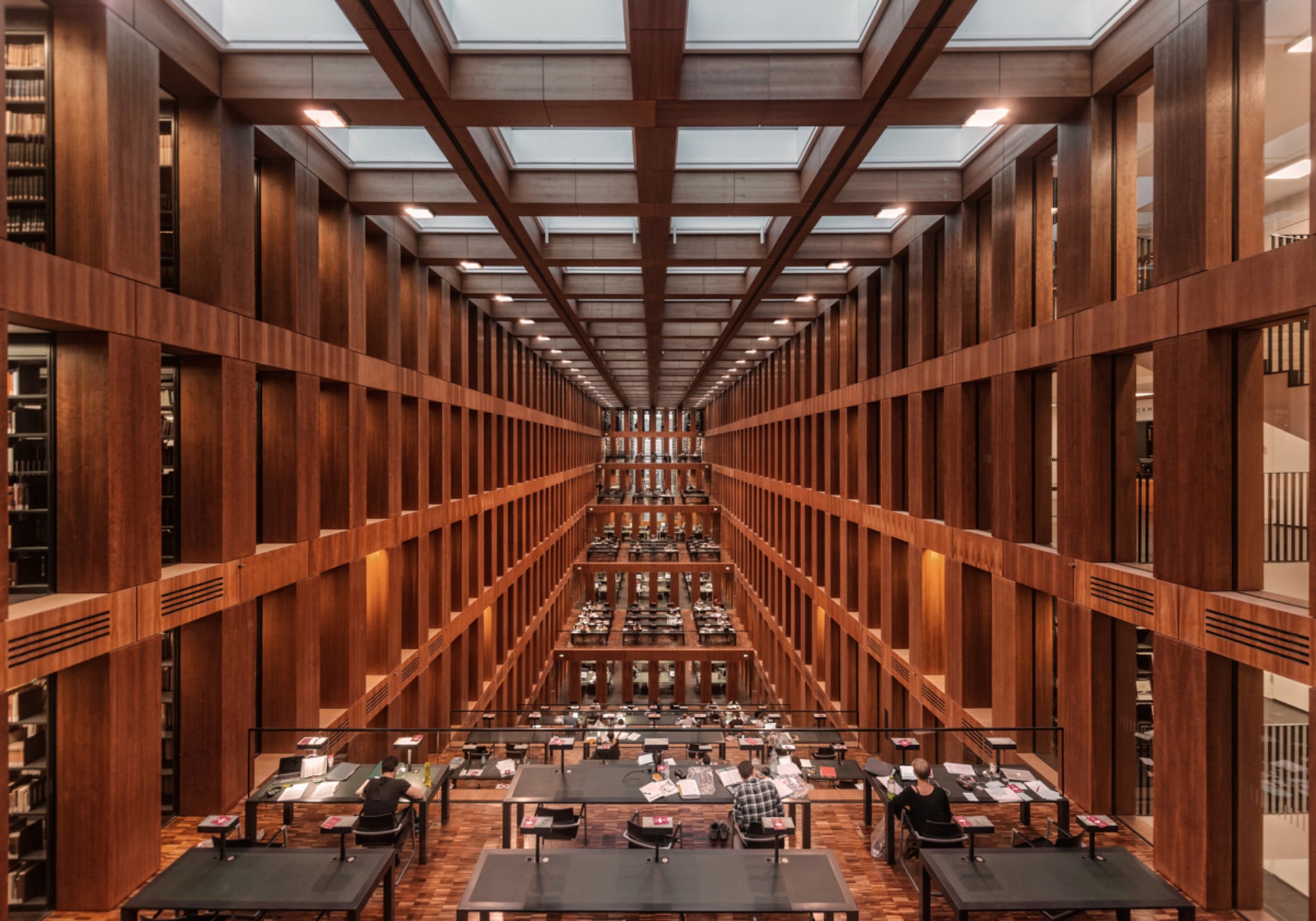 Grande bibliothèque moderne
