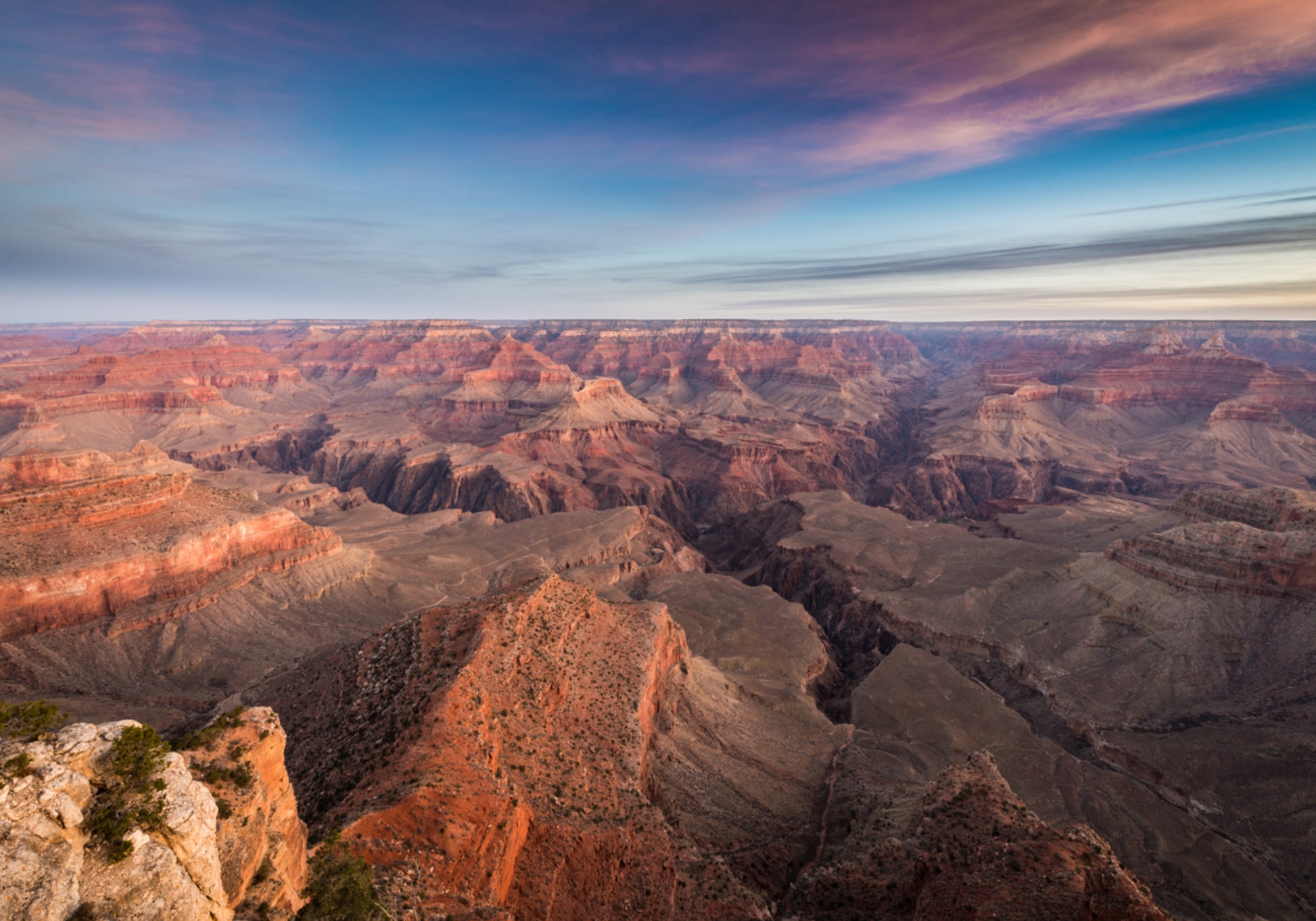 Vue sur le lever du soleil du Grand Canyon
