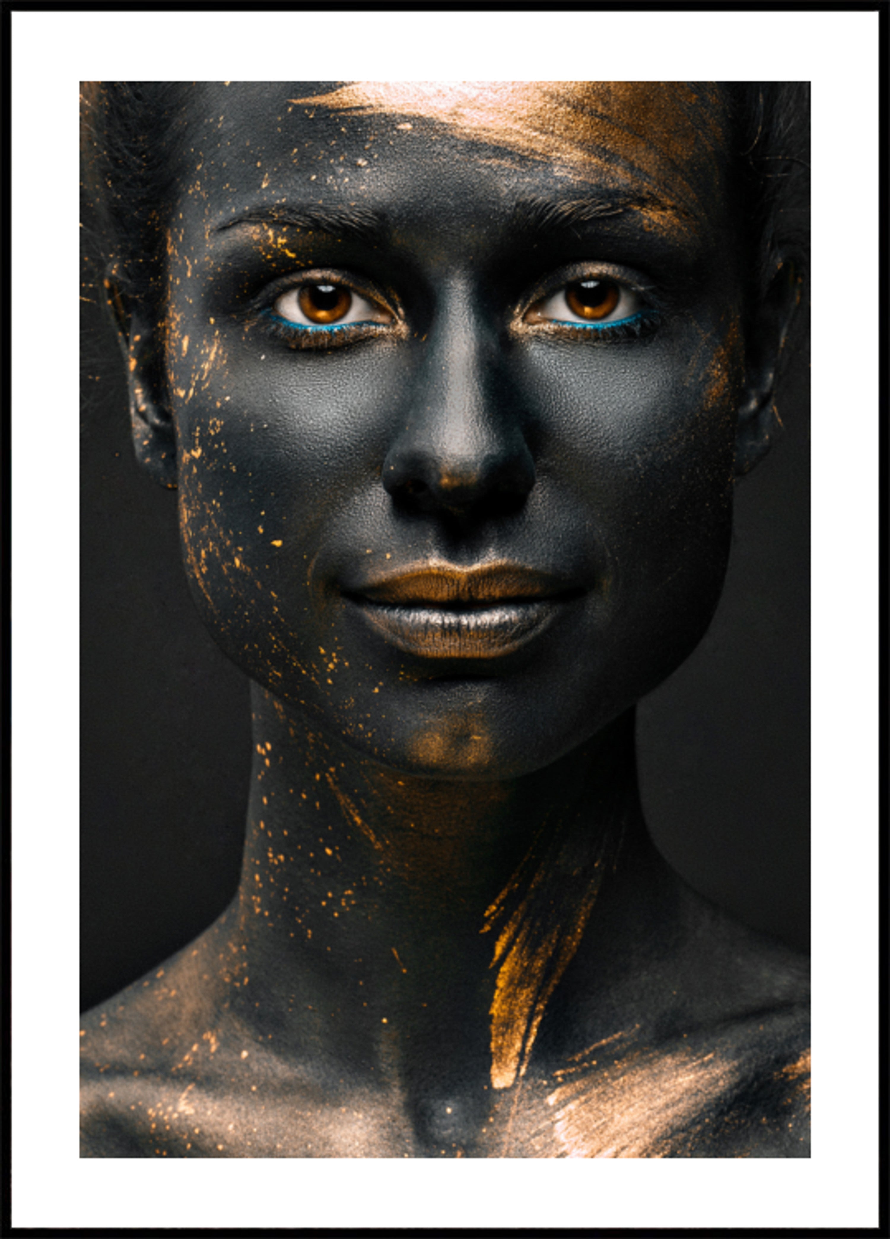 Portrait d'éclaboussures d'or noir