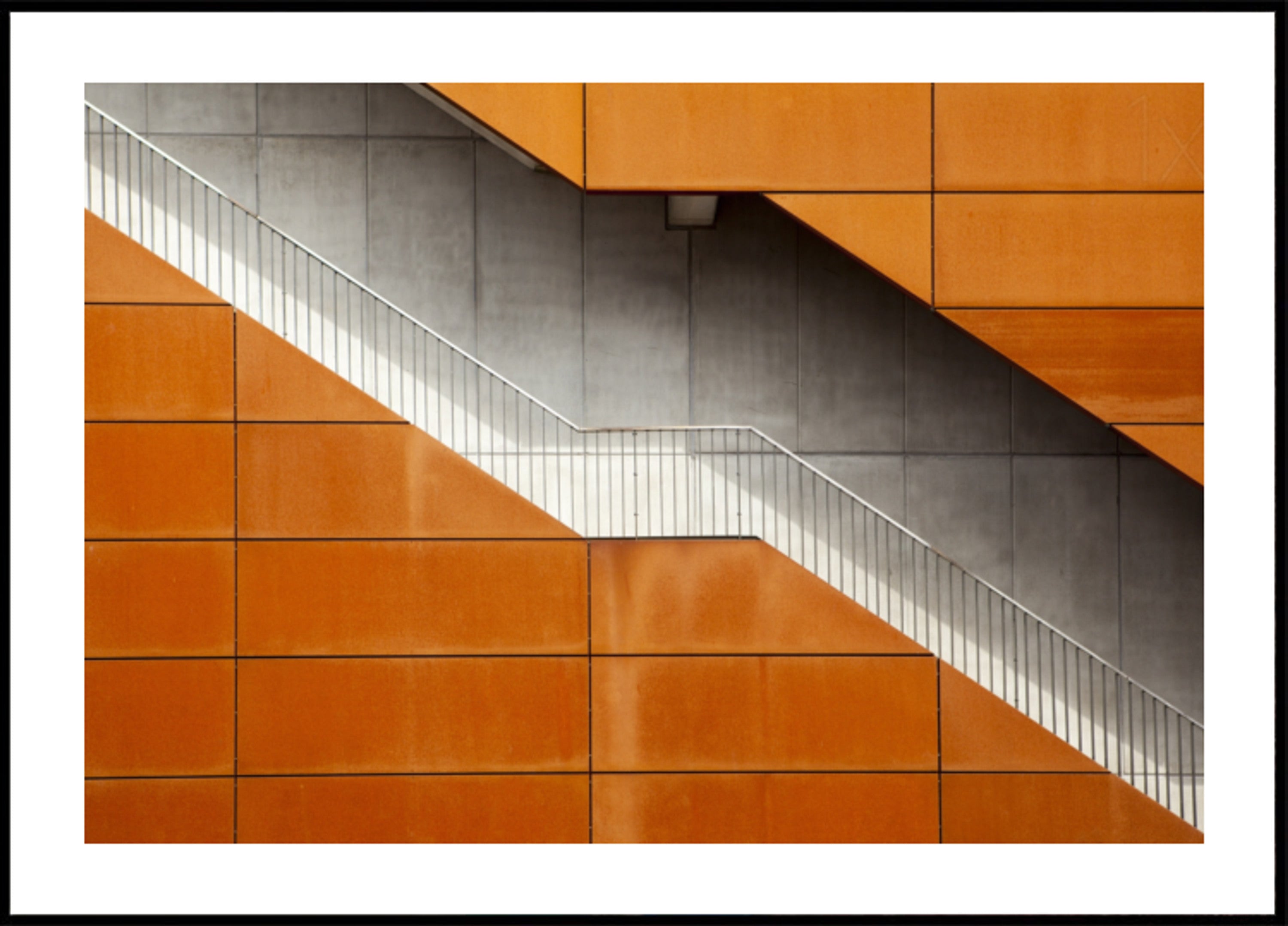Escalier diagonal orange
