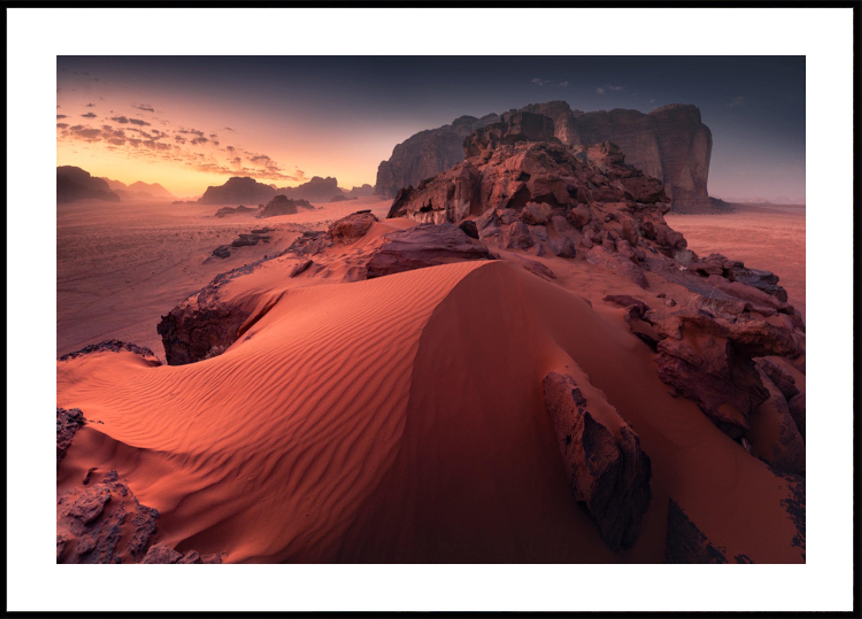 Coucher de soleil sur le désert rouge